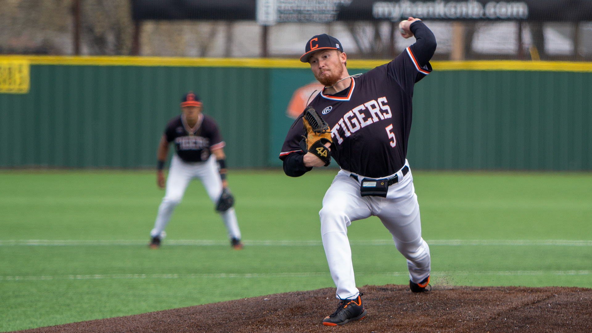 Tigers sweep a pair of home games, improve to 8-2 in Jayhawk Conference