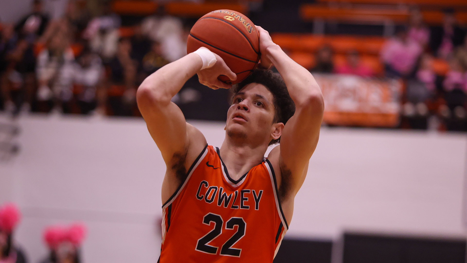 Smith?s last-second basket lifts Hutchinson to an 88-86 win at Cowley