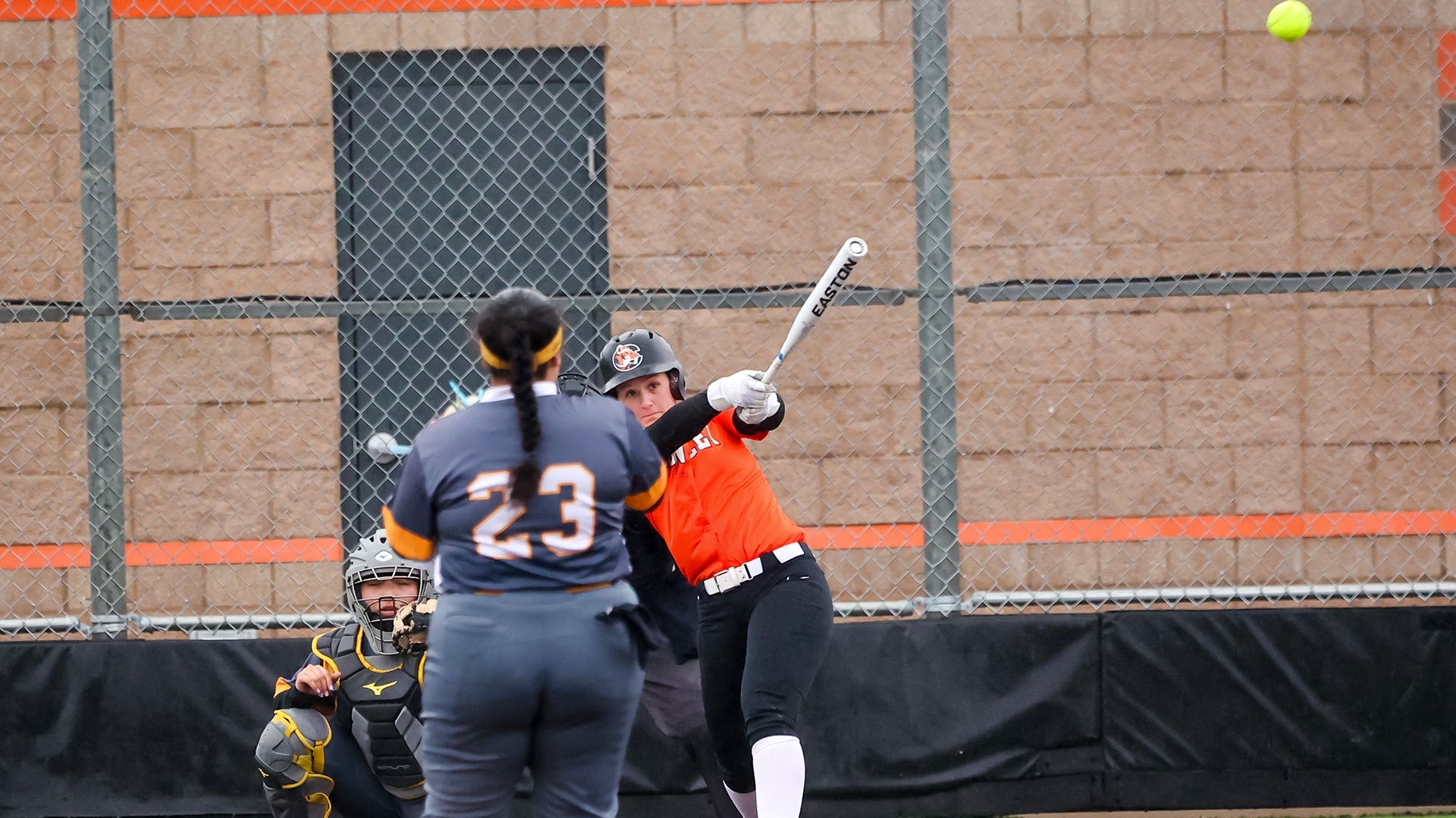Lady Tigers blast four homers in sweep of Cloud.