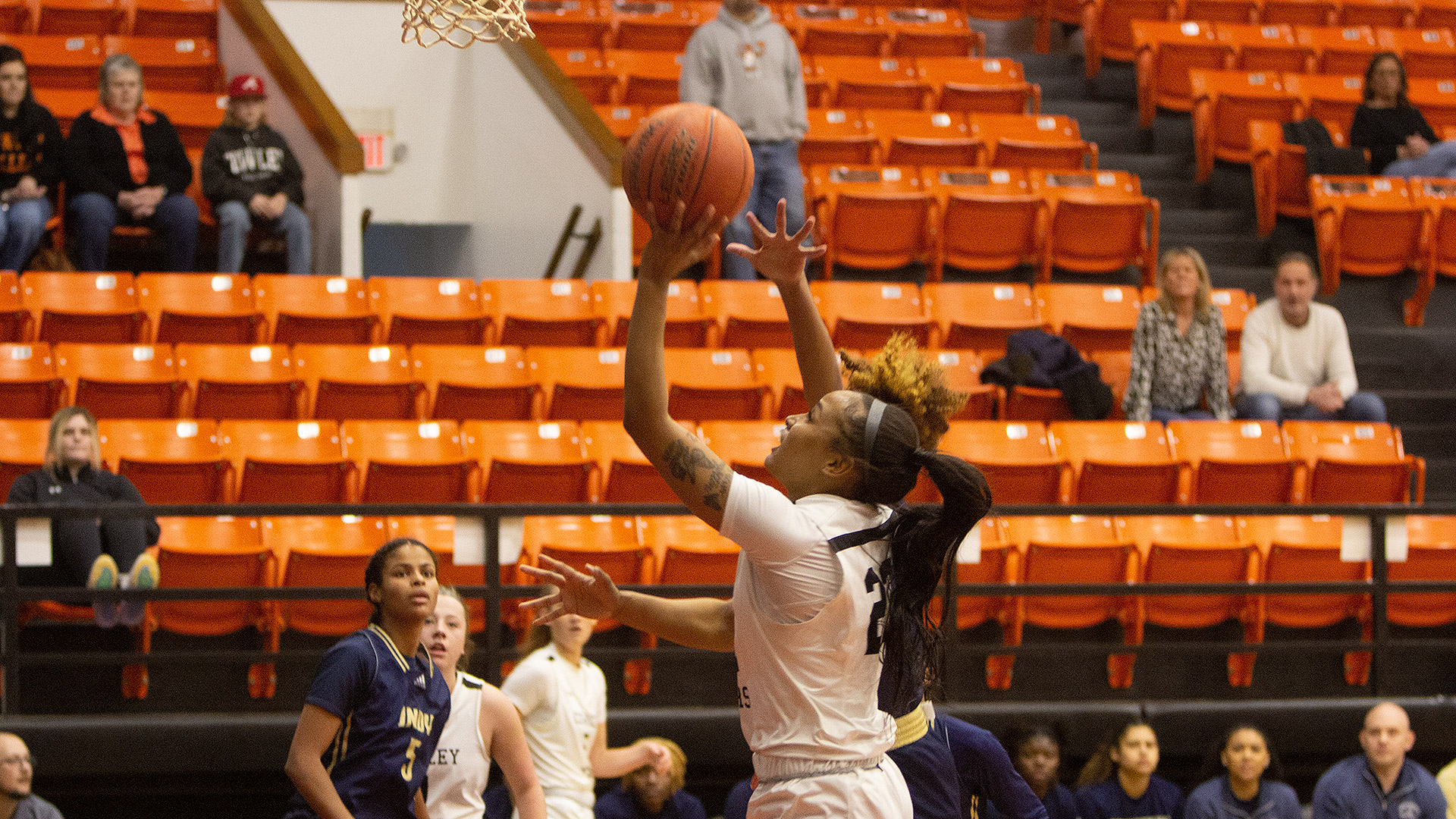 Independence slips past Lady Tigers in 75-71 road win