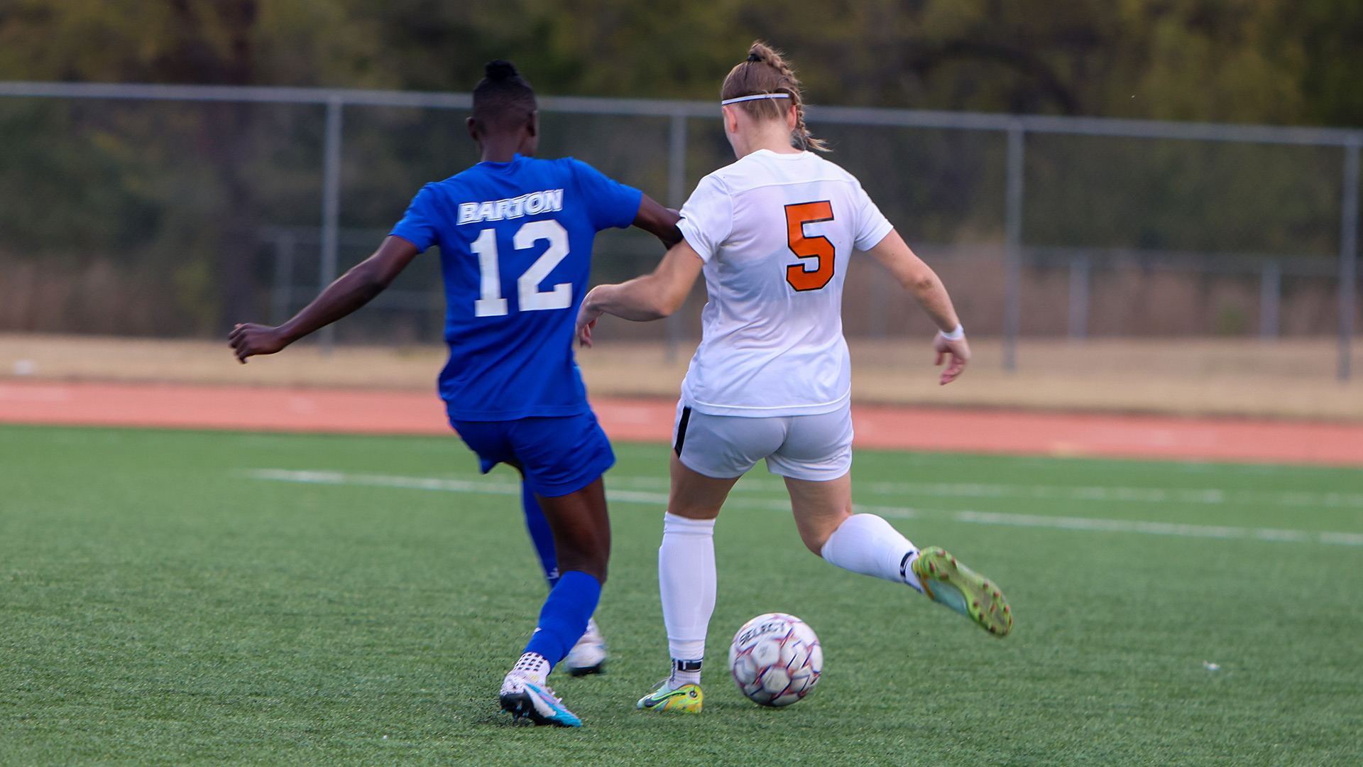 Kansas City sweeps season-series with Lady Tigers with another one-goal victory
