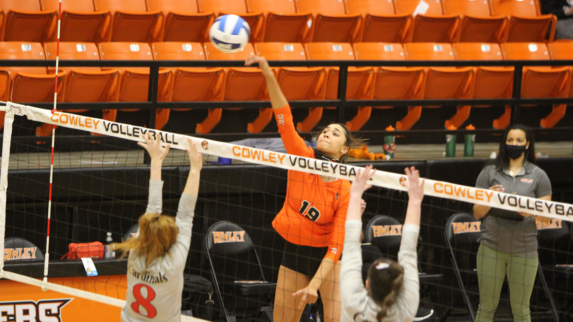 Lady Tiger volleyball team evens record with pair of home wins