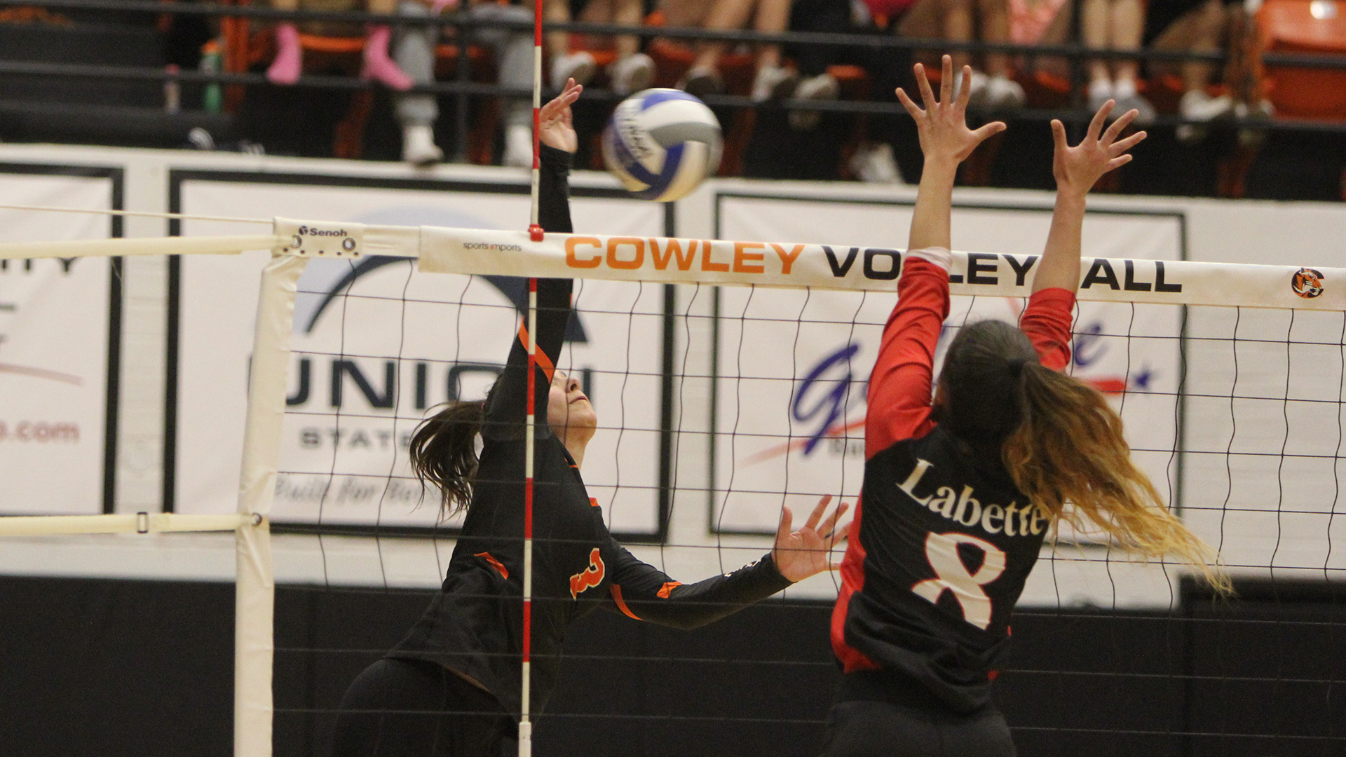 No. 1-ranked Lady Tigers blast Labette in straight sets