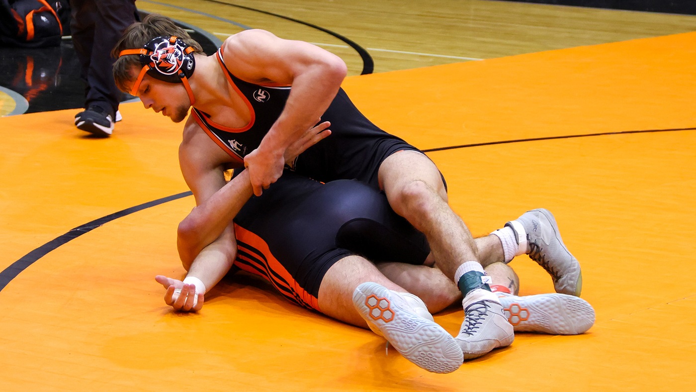 Tigers drop a pair of duals, place third in the conference